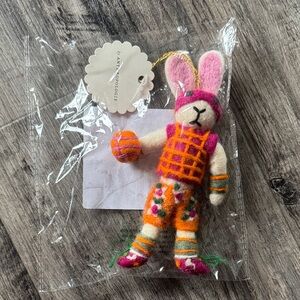 ✨ Anthropologie Handmade Felt Bunny Ornament – Colorful & Whimsical (NWT) ✨